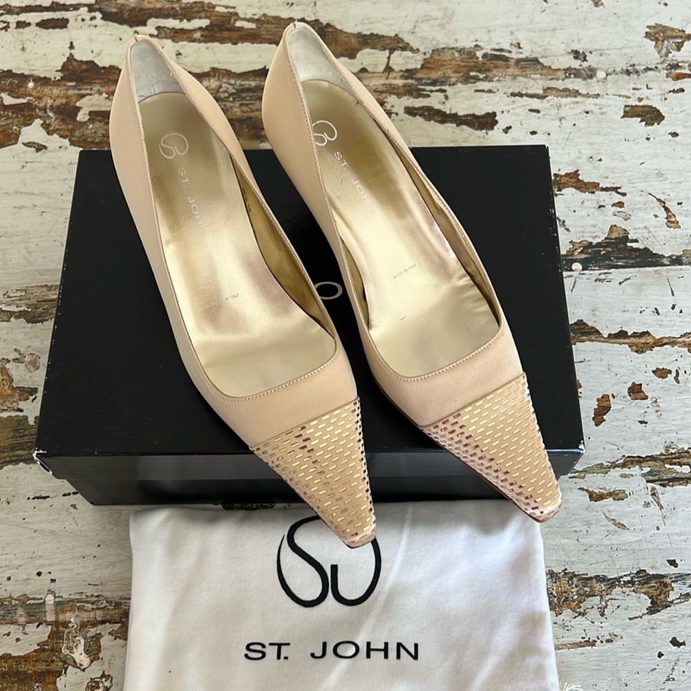 St. John Blush Pink Pointed Toe Pumps with Woven Metallic Accents